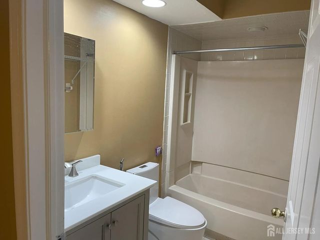 420 Stratford Place, Bound Brook, NJ 08805