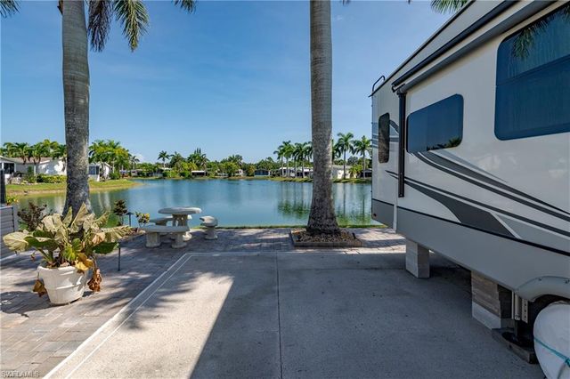 1146 Silver Lakes BLVD, Naples, FL 34114