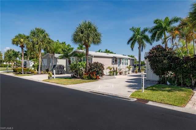 1146 Silver Lakes BLVD, Naples, FL 34114