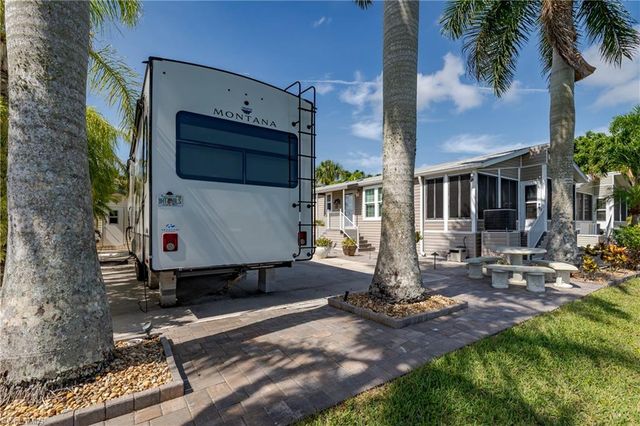1146 Silver Lakes BLVD, Naples, FL 34114