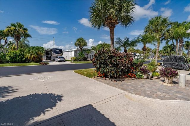 1146 Silver Lakes BLVD, Naples, FL 34114