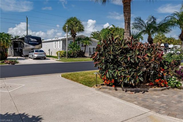 1146 Silver Lakes BLVD, Naples, FL 34114