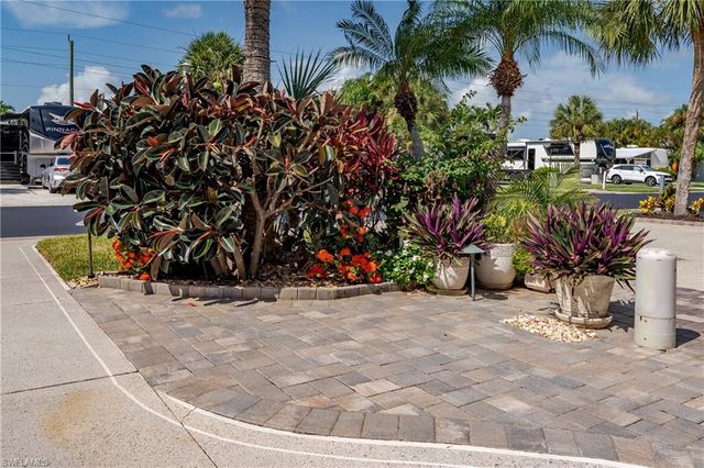 1146 Silver Lakes BLVD, Naples, FL 34114