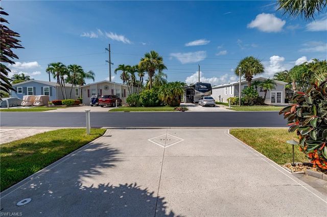 1146 Silver Lakes BLVD, Naples, FL 34114