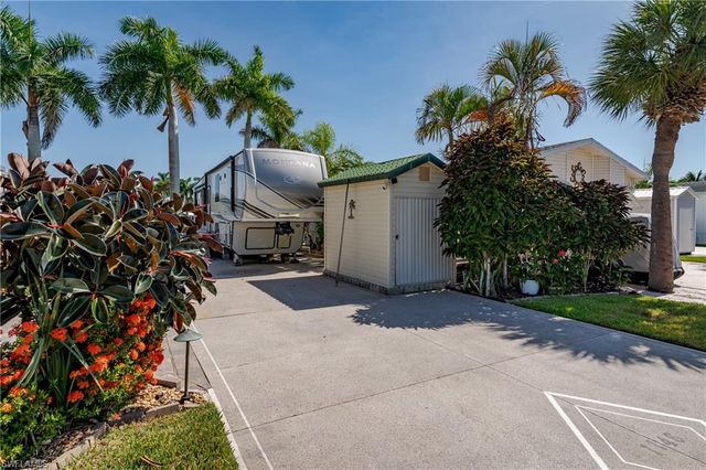 1146 Silver Lakes BLVD, Naples, FL 34114