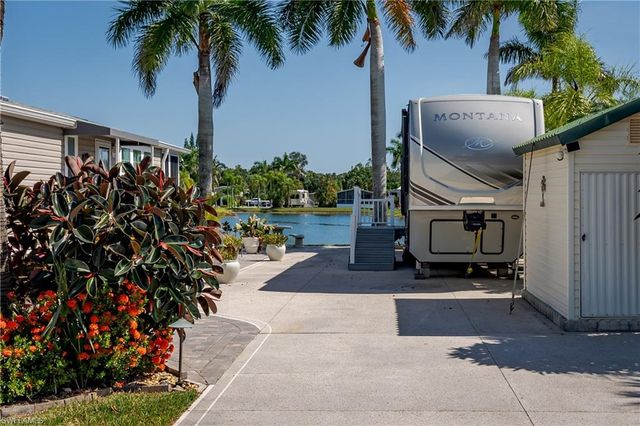 1146 Silver Lakes BLVD, Naples, FL 34114