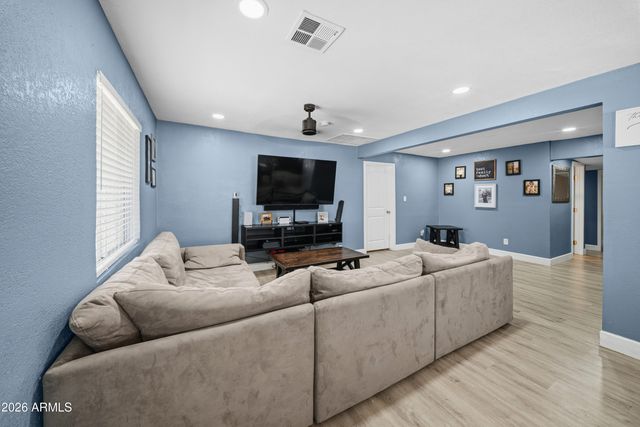 2006 W MONROE Street, Phoenix, AZ 85009