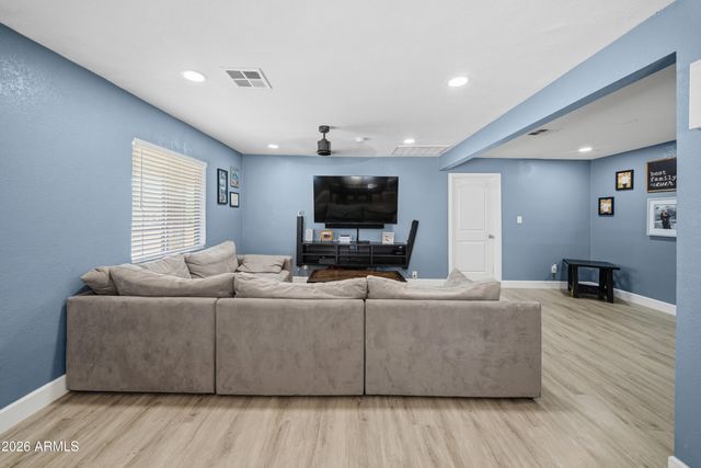 2006 W MONROE Street, Phoenix, AZ 85009