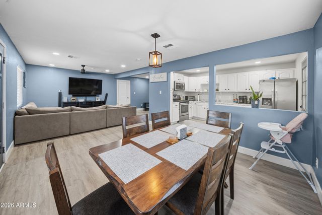 2006 W MONROE Street, Phoenix, AZ 85009