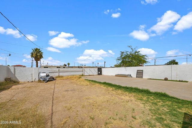 2006 W MONROE Street, Phoenix, AZ 85009