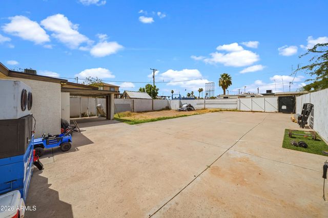 2006 W MONROE Street, Phoenix, AZ 85009
