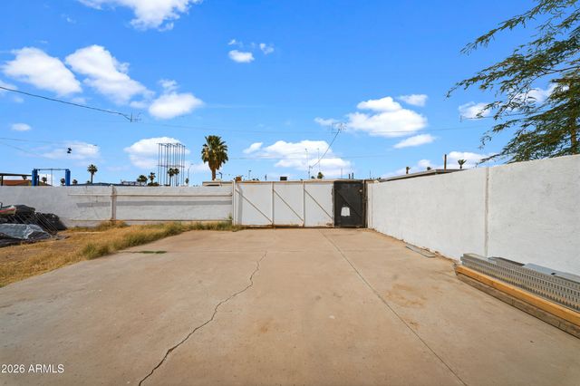 2006 W MONROE Street, Phoenix, AZ 85009