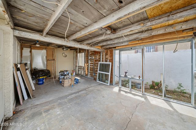 2006 W MONROE Street, Phoenix, AZ 85009