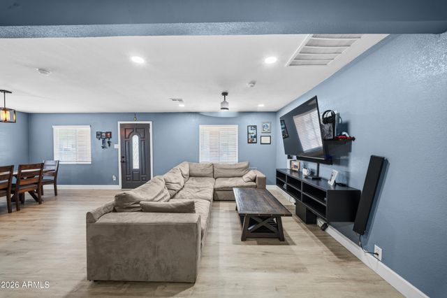 2006 W MONROE Street, Phoenix, AZ 85009
