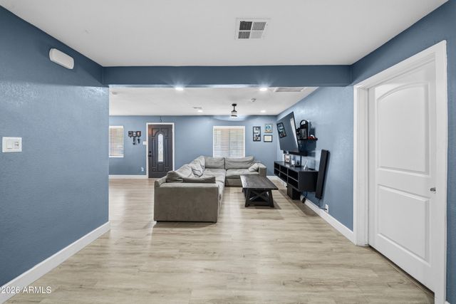 2006 W MONROE Street, Phoenix, AZ 85009
