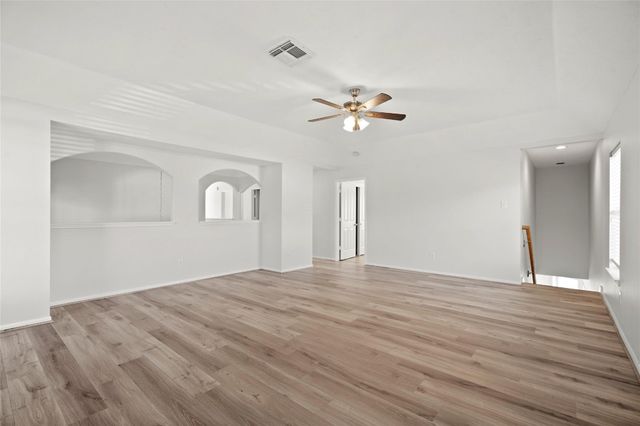 308 Meadow Trail Court, Friendswood, TX 77546