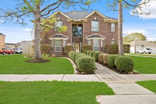 308 Meadow Trail Court, Friendswood, TX 77546
