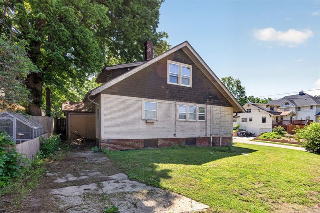2609 School Street, Des Moines, IA 50311