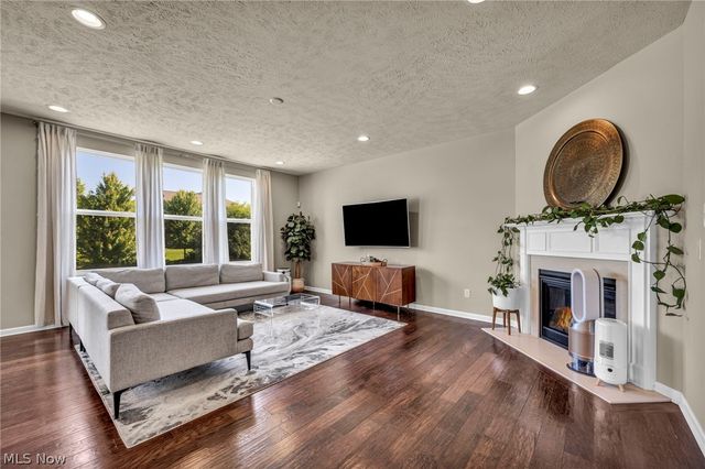 21017 Rockglen Drive, Strongsville, OH 44149