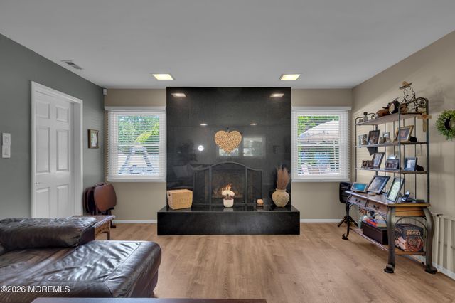 25 Ryan Road, Manalapan, NJ 07726