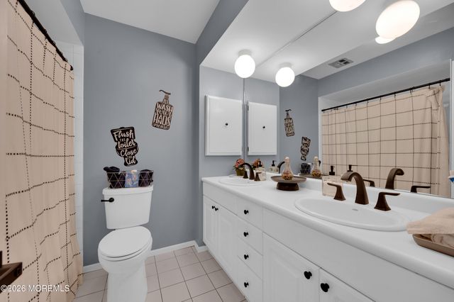 25 Ryan Road, Manalapan, NJ 07726