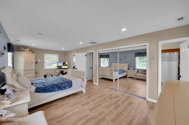 25 Ryan Road, Manalapan, NJ 07726