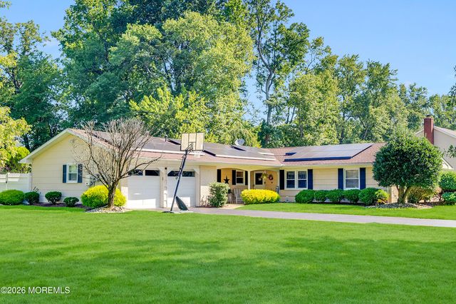25 Ryan Road, Manalapan, NJ 07726