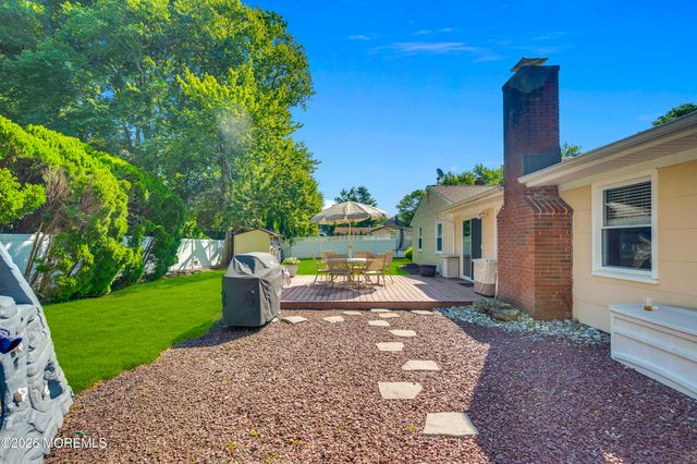 25 Ryan Road, Manalapan, NJ 07726