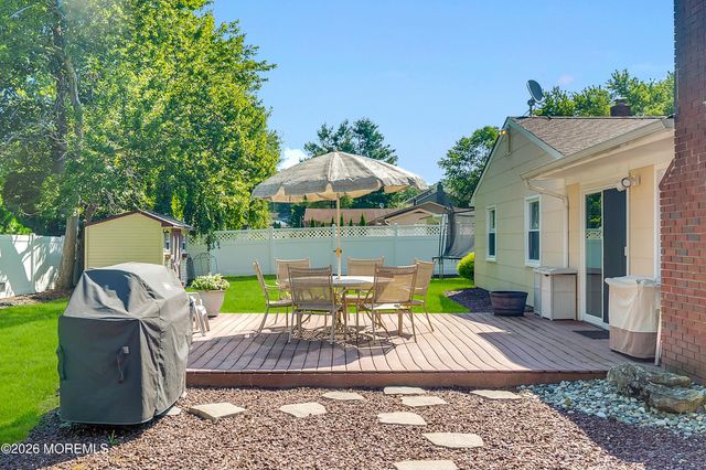 25 Ryan Road, Manalapan, NJ 07726