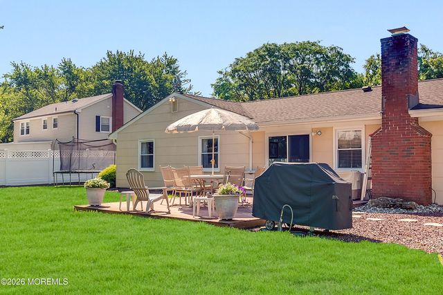 25 Ryan Road, Manalapan, NJ 07726