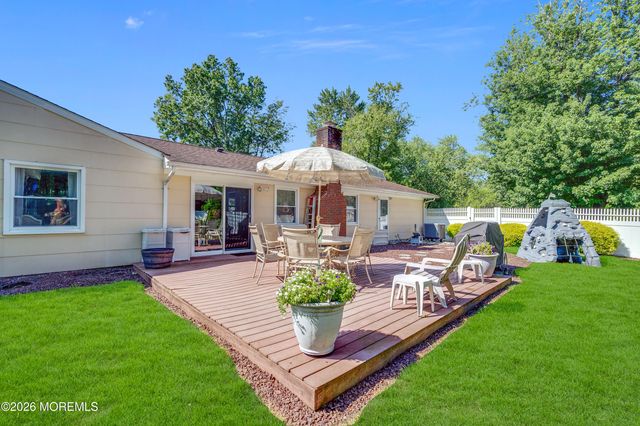 25 Ryan Road, Manalapan, NJ 07726