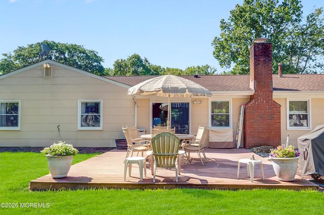 25 Ryan Road, Manalapan, NJ 07726