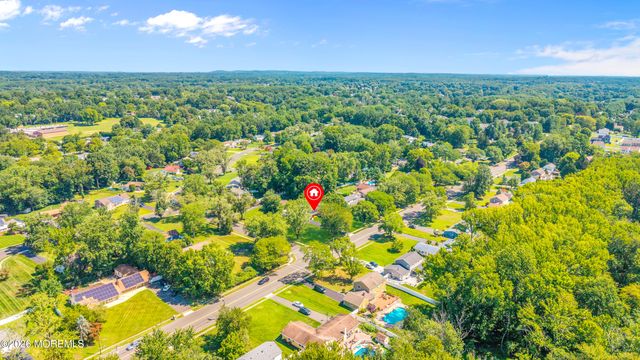 25 Ryan Road, Manalapan, NJ 07726