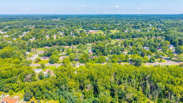 25 Ryan Road, Manalapan, NJ 07726