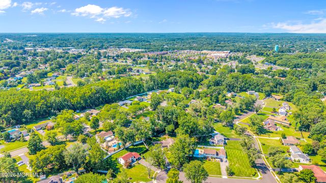 25 Ryan Road, Manalapan, NJ 07726