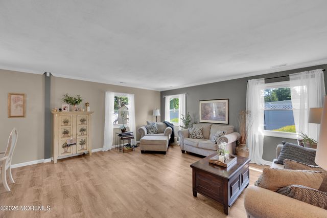 25 Ryan Road, Manalapan, NJ 07726