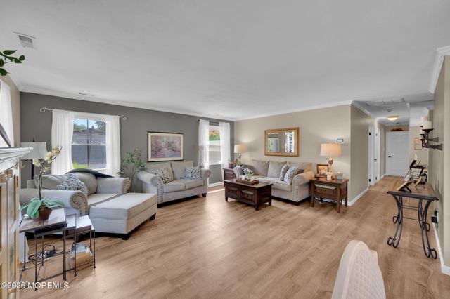 25 Ryan Road, Manalapan, NJ 07726