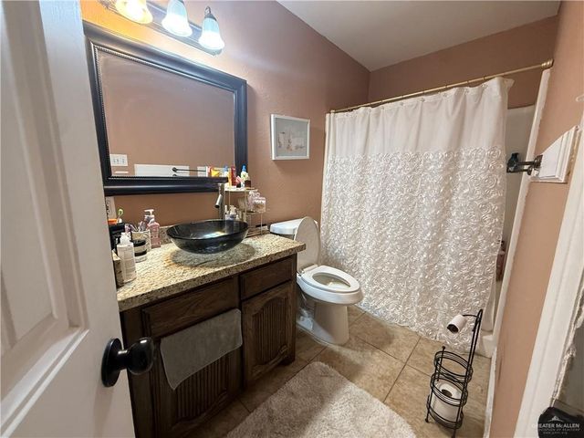 131 Davina Street, Mission, TX 78572