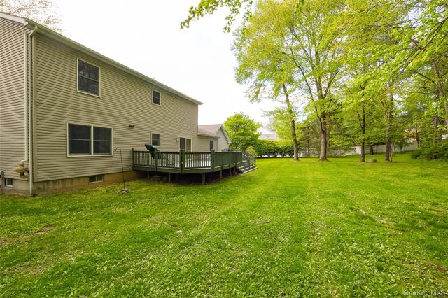 11 Trotter Lane, Poughkeepsie, NY 12603