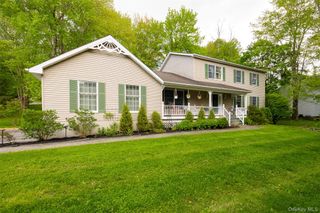 11 Trotter Lane, Poughkeepsie, NY 12603