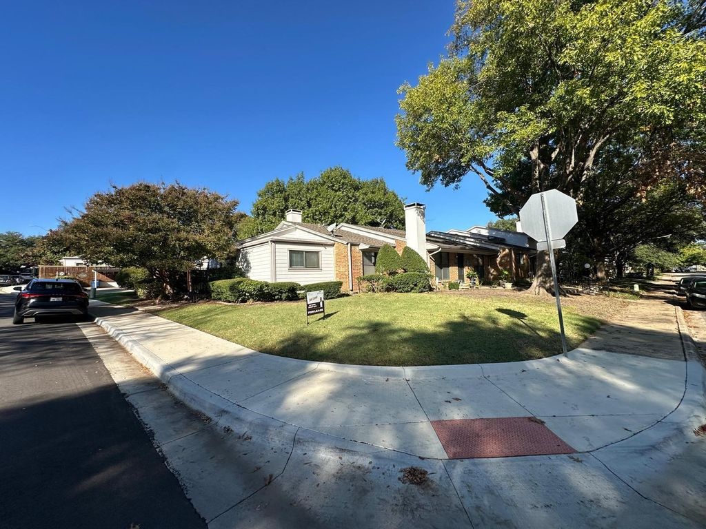 13701 Brookgreen Circle, Dallas, TX 75240