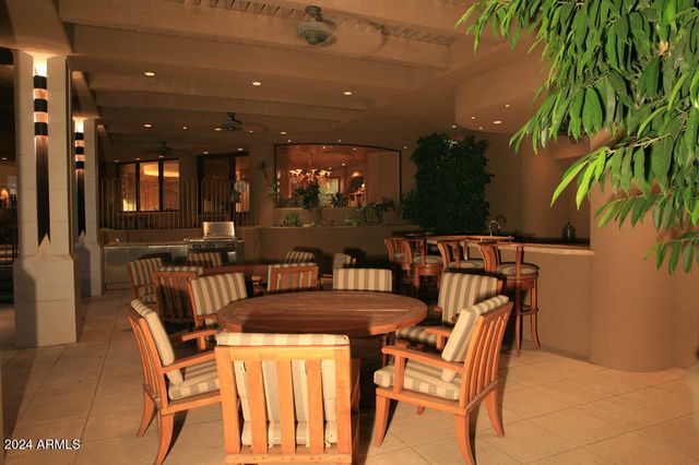 15 Biltmore Estates Drive, Phoenix, AZ 85016