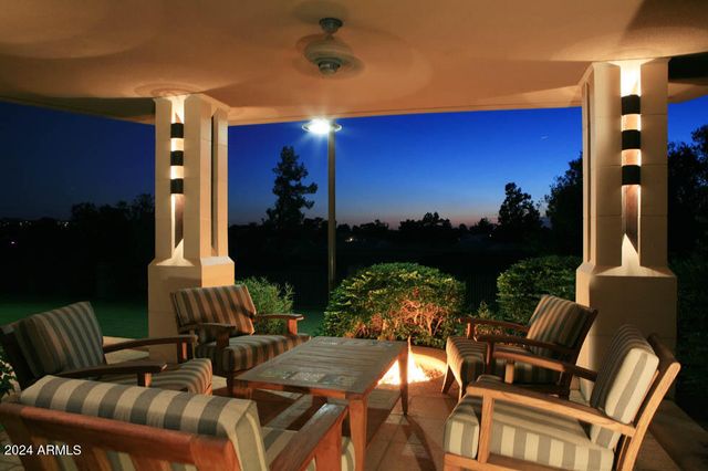 15 Biltmore Estates Drive, Phoenix, AZ 85016