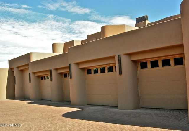 15 Biltmore Estates Drive, Phoenix, AZ 85016