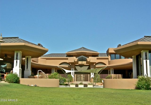 15 Biltmore Estates Drive, Phoenix, AZ 85016