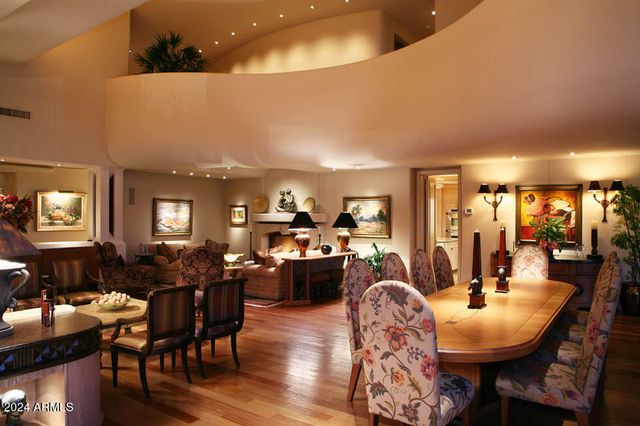 15 Biltmore Estates Drive, Phoenix, AZ 85016