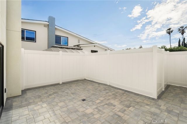 19953 Lassen Street, Chatsworth, CA 91311