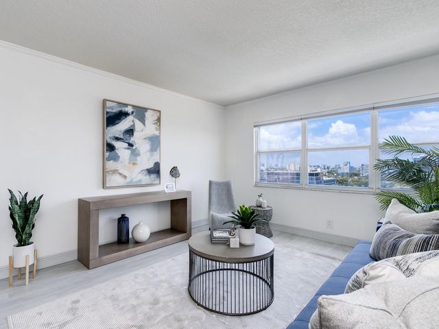 2555 NE 11th Street PH1, Fort Lauderdale, FL 33304