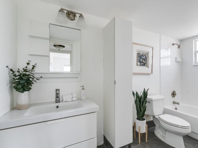 2555 NE 11th Street PH1, Fort Lauderdale, FL 33304