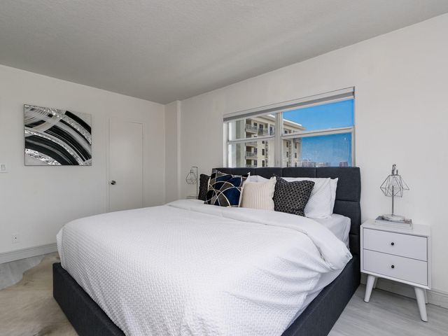 2555 NE 11th Street PH1, Fort Lauderdale, FL 33304